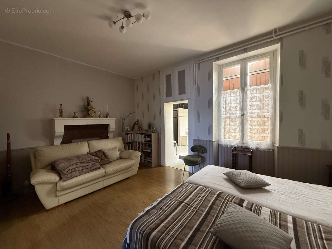Maison de village et dépendances - photo 5