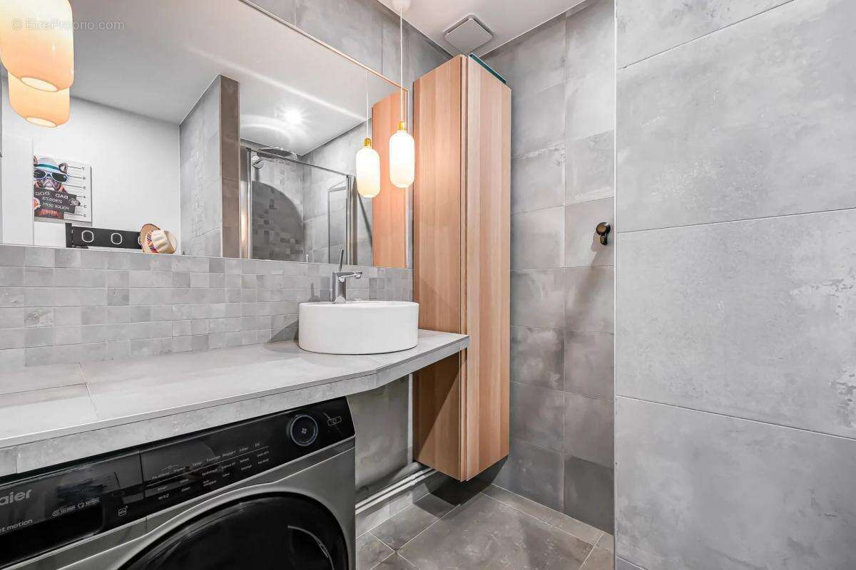 Appartement à COURBEVOIE