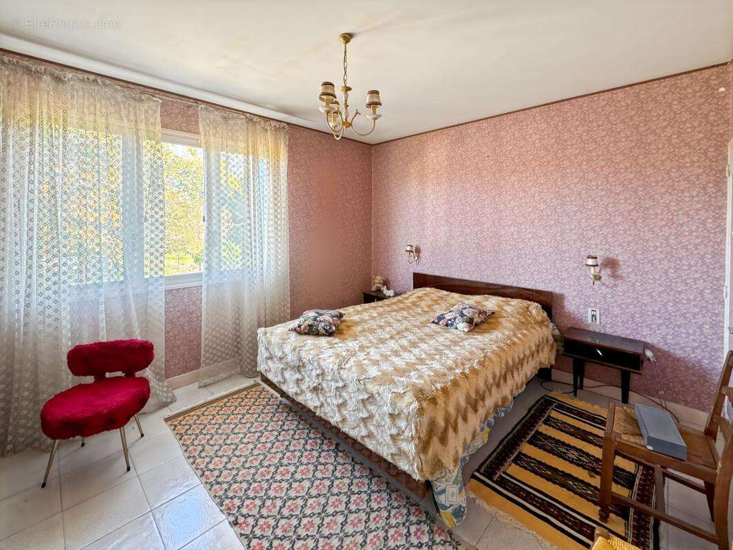 Maison à SAINT-LEON-SUR-L&#039;ISLE