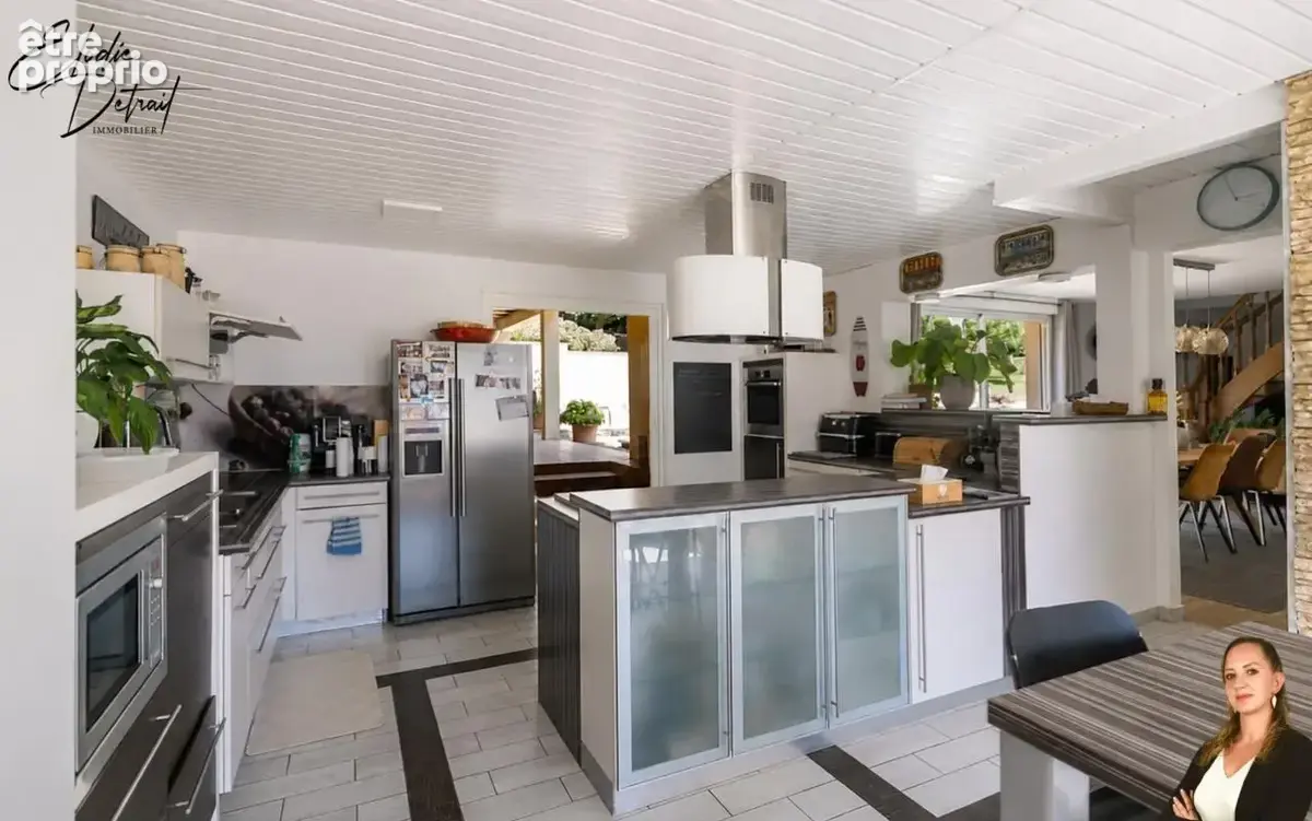 Maison 8 pièces 254 m² à vendre à La Bazoge (72650) - photo 3