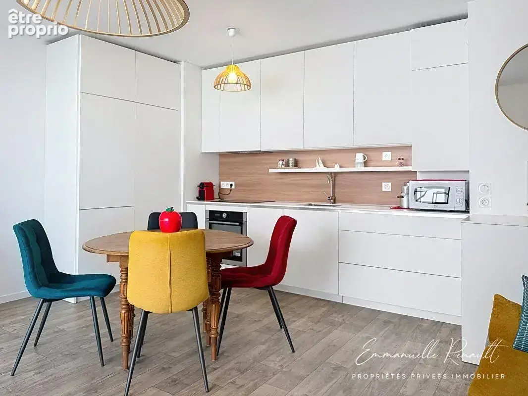 Sarzeau · Appartement T2 de 43 m² avec balcon et parking couvert, à 1 km du Golfe et 300m des commerces - photo 2