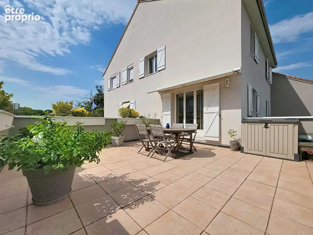 Appartement - Duplex - 3 Chambres - Terrasse - Cave - Garage en sus- 1 Place de parking attitrée - Au calme absolu - Proche tout - photo 2
