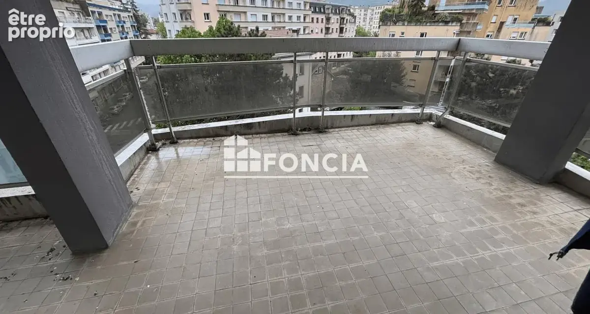 T4 - 95m2 - terrasse - au calme - photo 4