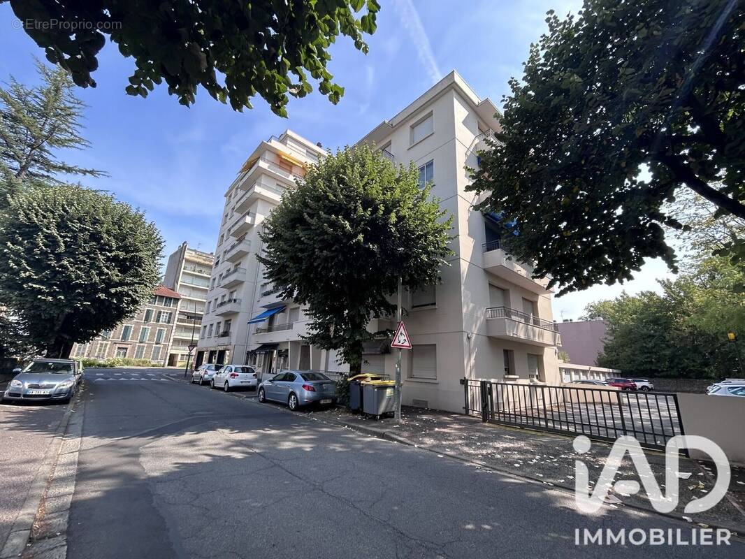 Photo 1 - Parking à PAU