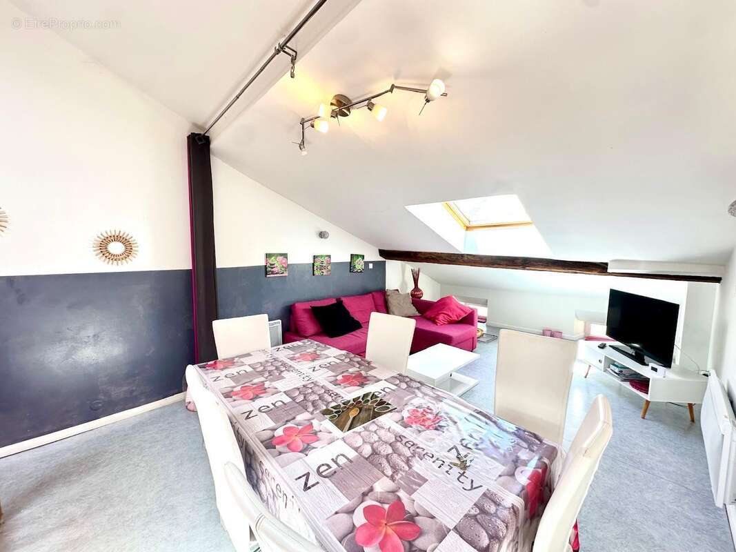   - Appartement à AX-LES-THERMES