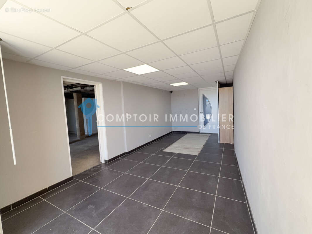 MARIGNANE   Une maison avec beaucoup de potentiel et confort, piscine, T2 indépendant et art de vivre se renco - photo 14