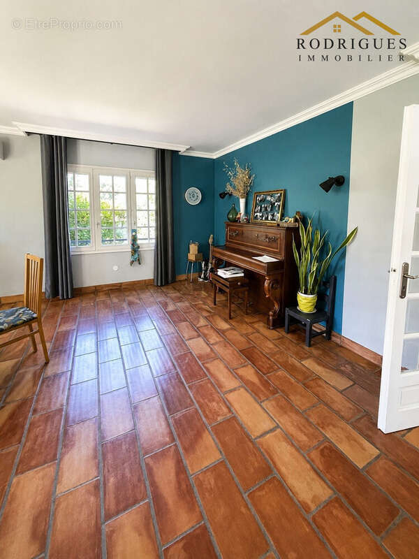 Maison 175 m² à Marguerittes  - photo 5