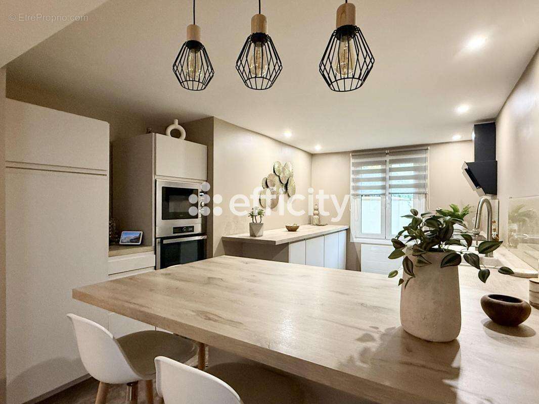 Maison à AUVERS-SUR-OISE