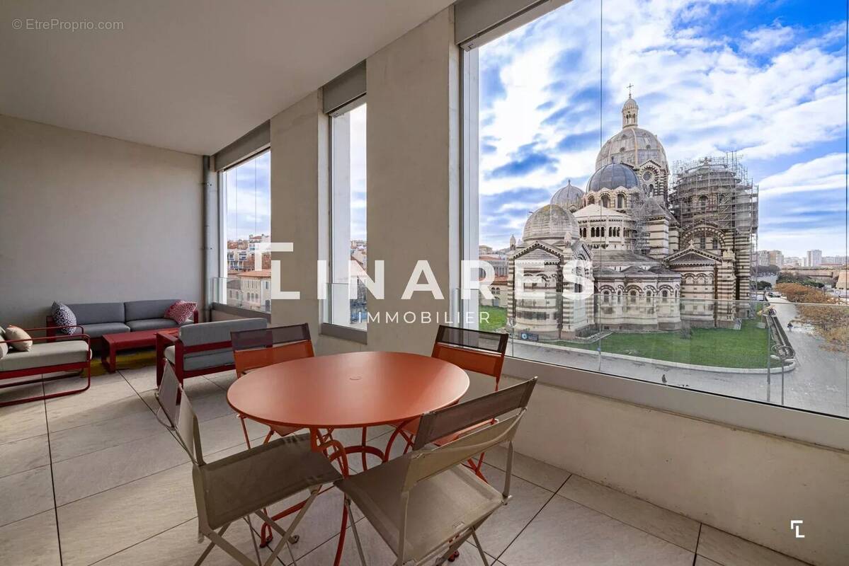 Appartement à MARSEILLE-2E