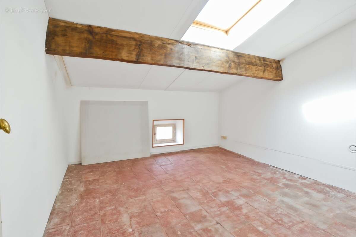 Saint-Chinian – Maison de village de 95 m², 4 chambres et cour sans vis-à-vis - photo 14