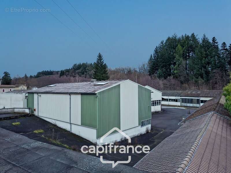 Commerce à CELLES-SUR-DUROLLE