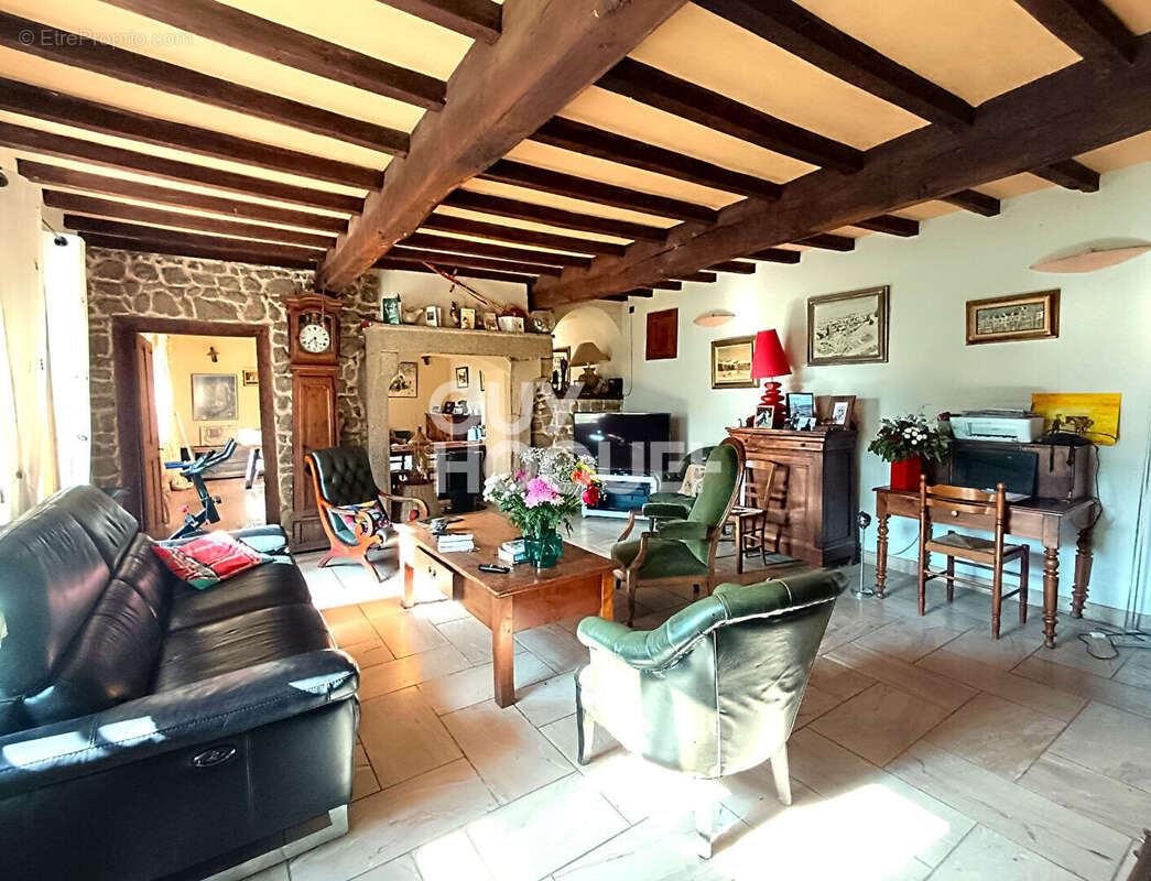 Maison à ESSERTINES-EN-DONZY