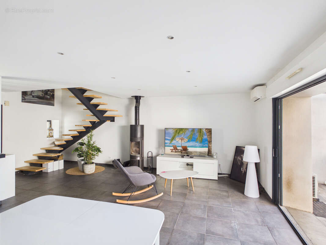 Maison à MALATAVERNE