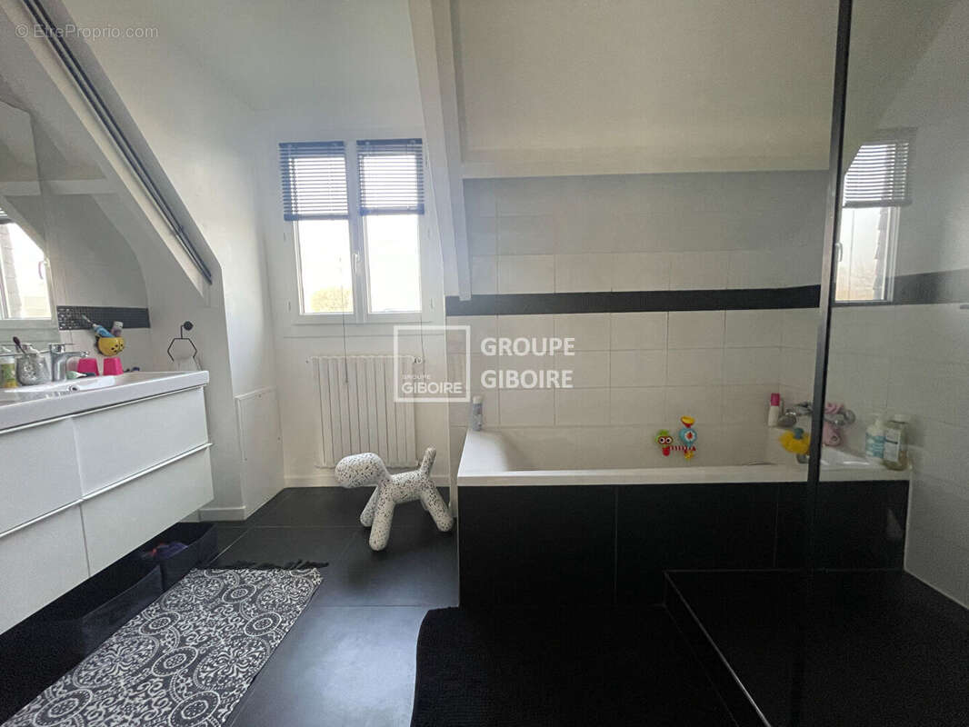 Maison à SAINT-MELOIR-DES-ONDES