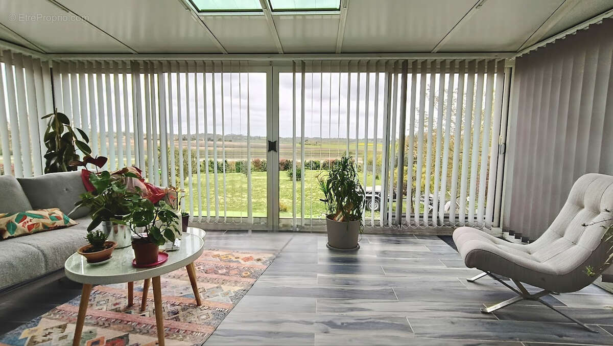 Maison à SAINT-MARTIAL-DE-MIRAMBEAU