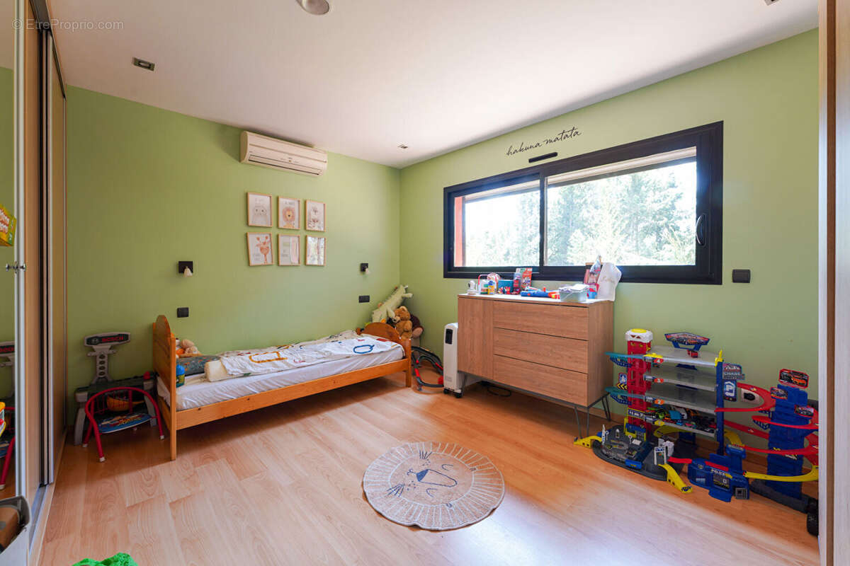 Appartement 111m² à châteauneuf-le-rouge - photo 4