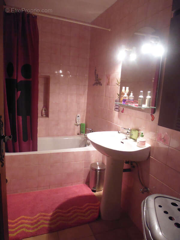 Appartement à SOLLIES-PONT