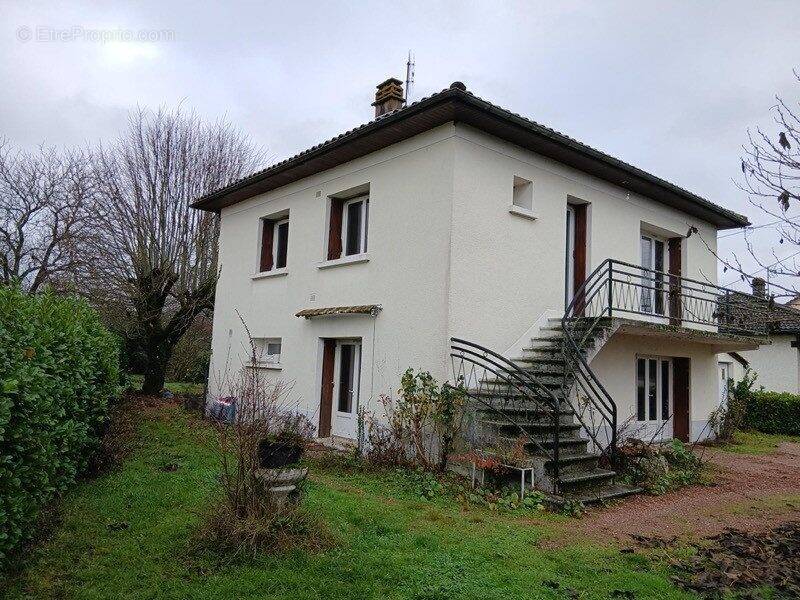 Maison à SAINT-ASTIER