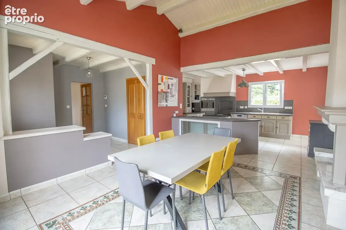 Maison 8 pièces - 209 m² - Proche du centre-ville de La Garnache - photo 6