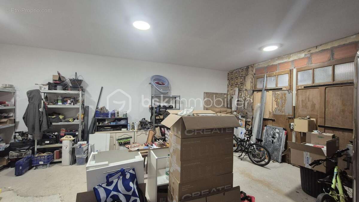 A vendre maison de maitre renovee deux faces de 183m² a baixas - centre ville - proche des commerces - terrasse - quatre chambre - photo 18