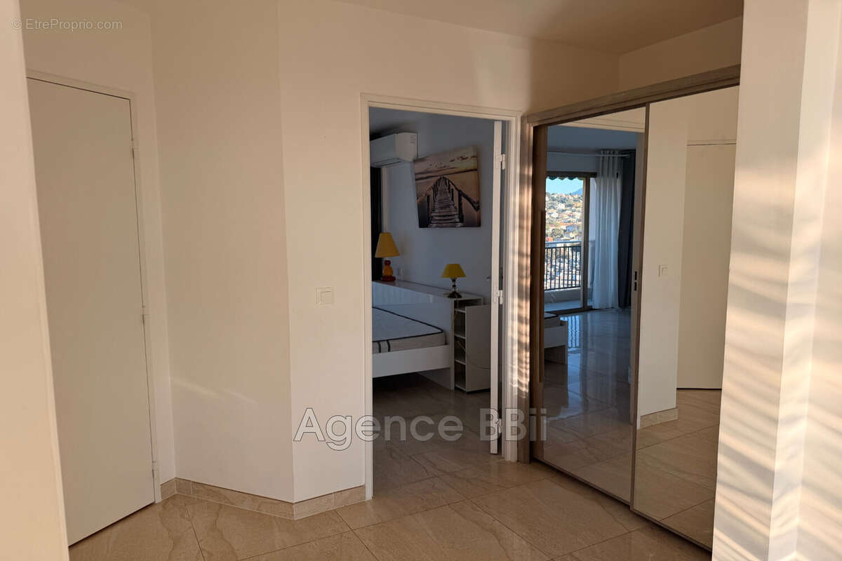 Appartement à MANDELIEU-LA-NAPOULE