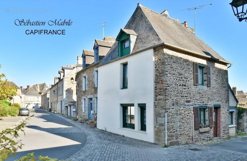 Maison à BAZOUGES-LA-PEROUSE