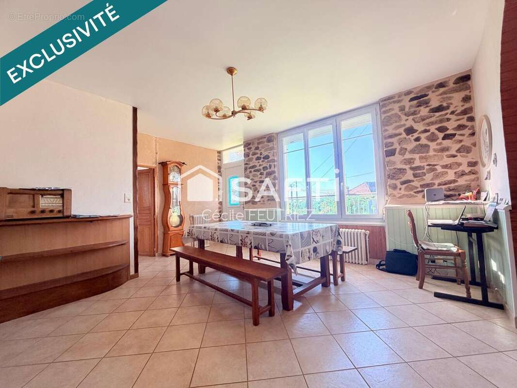 Photo 4 - Maison à SALON-LA-TOUR