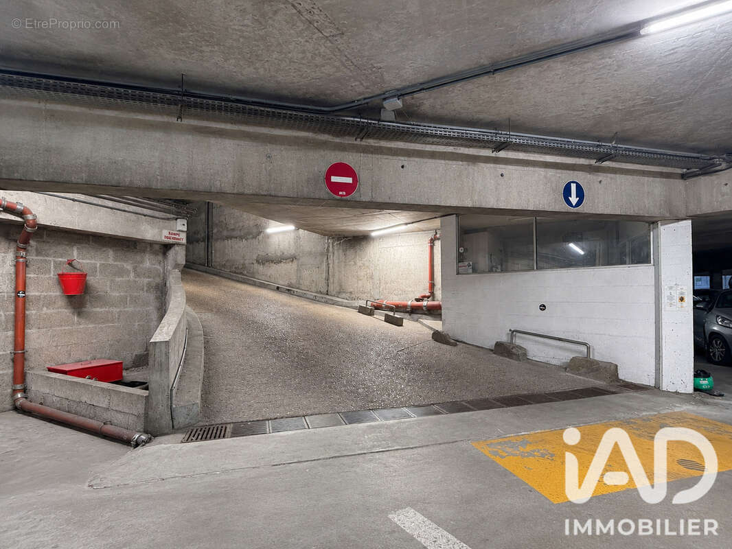 Parking 12 m² à Paris-11e  - photo 3
