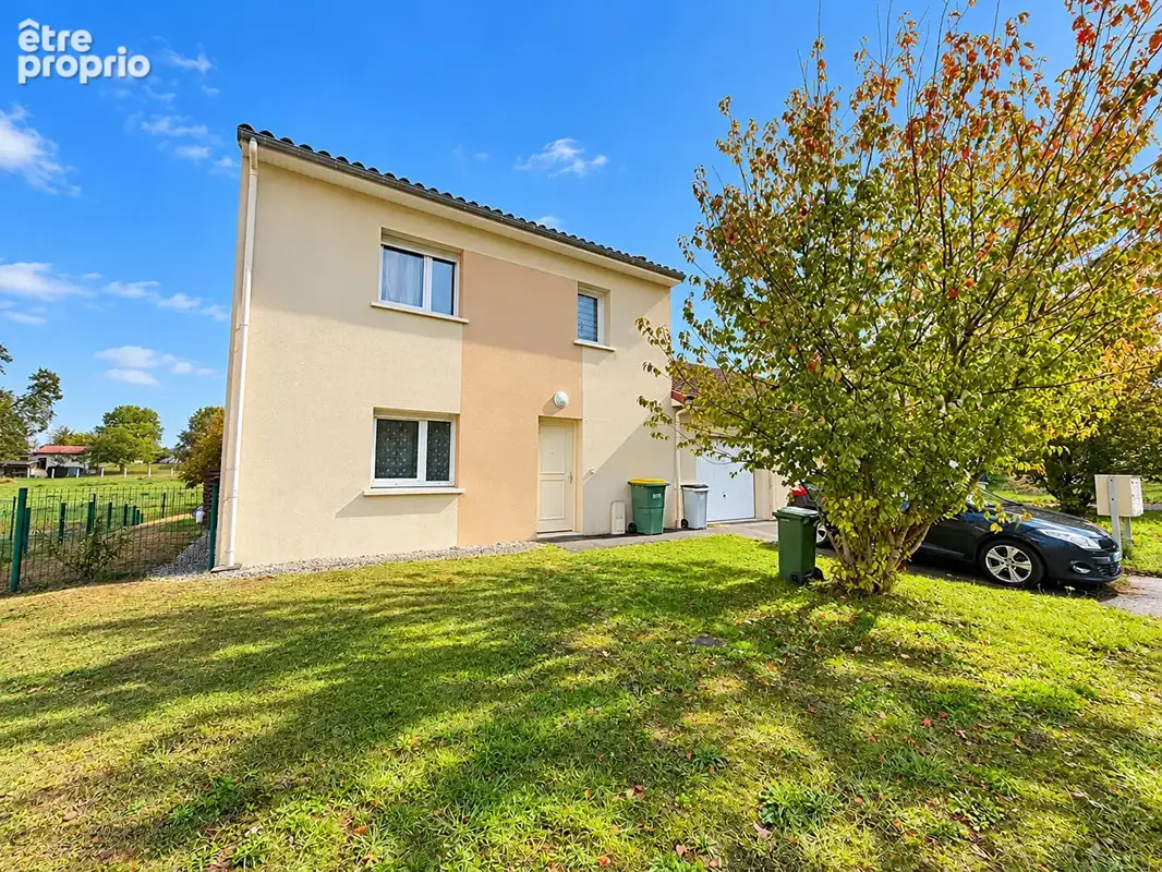 HAUTE VIENNE - Charmante maison de ville avec 3 chambres, jardin et garage au coeur de Nantiat - photo 1