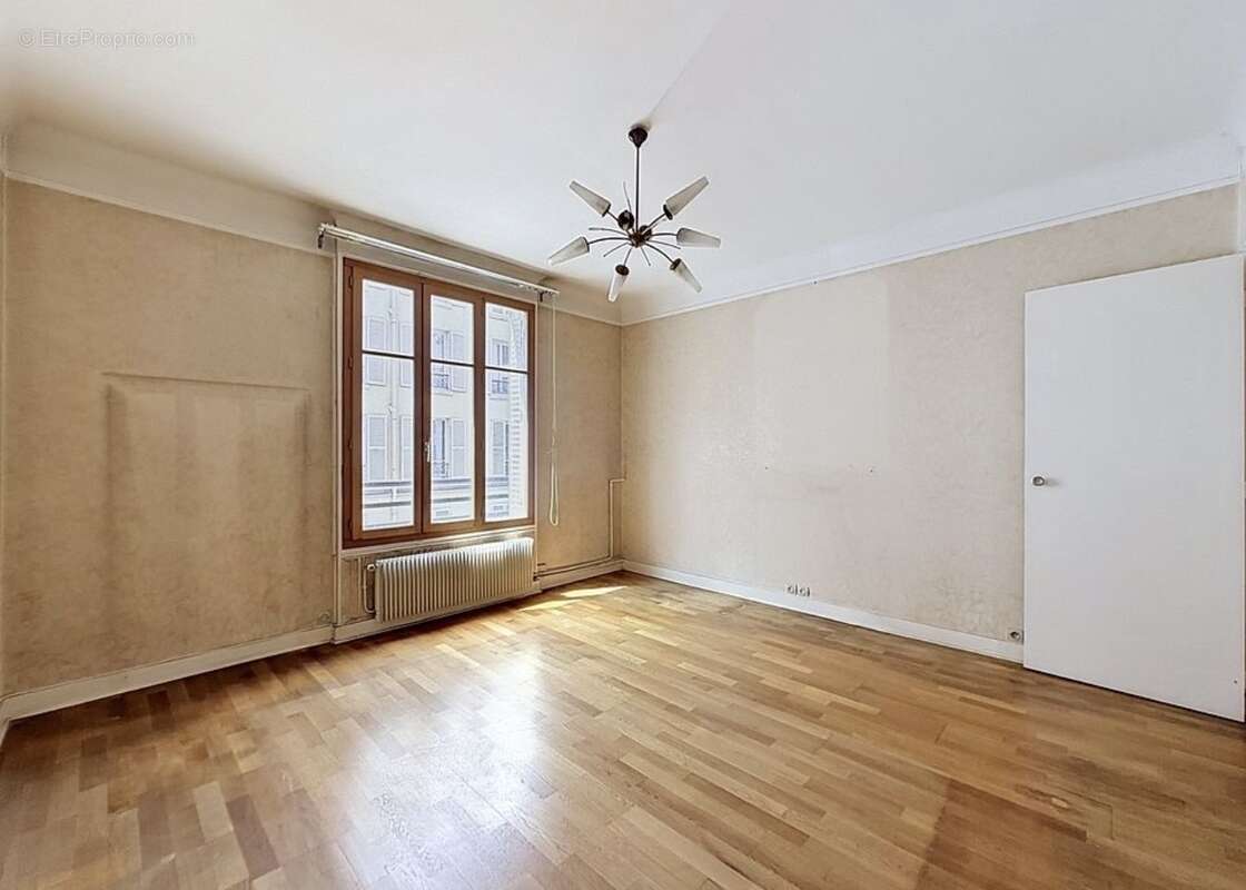 Appartement à LEVALLOIS-PERRET
