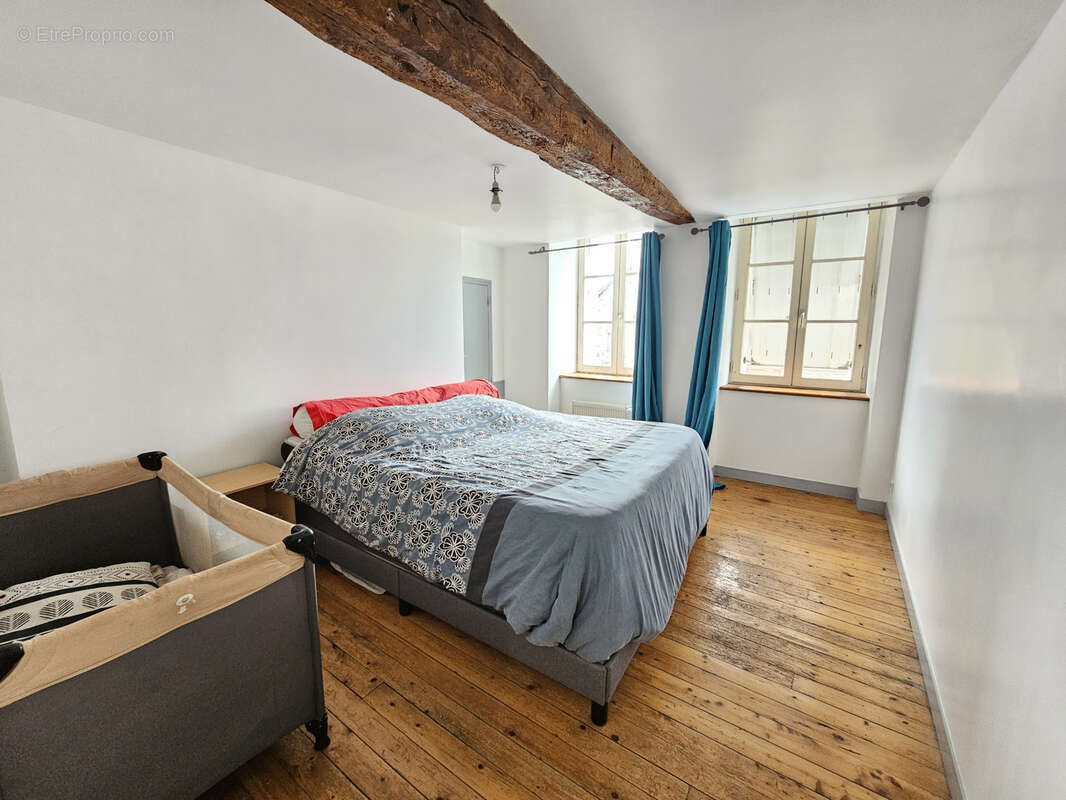 Maison à LA CHAPELLE-BICHE