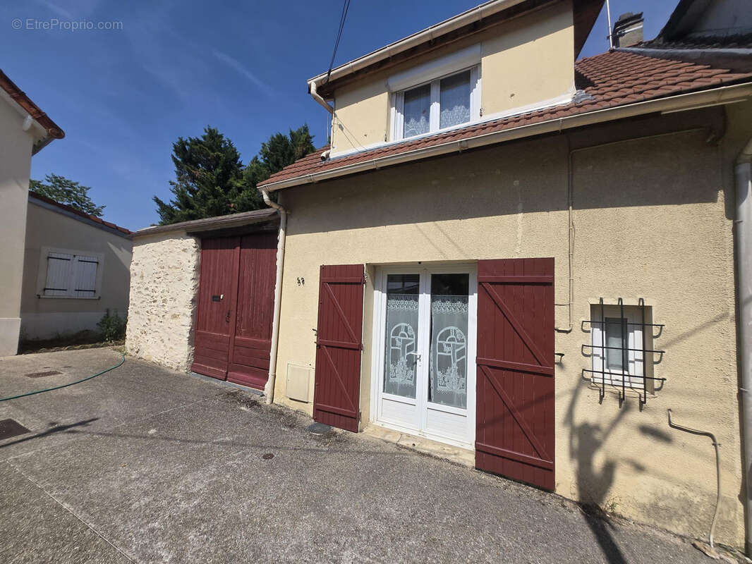 Maison à BOUSSY-SAINT-ANTOINE