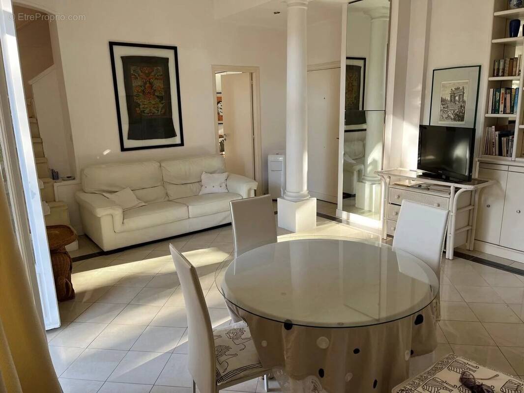 Appartement à ROQUEBRUNE-CAP-MARTIN