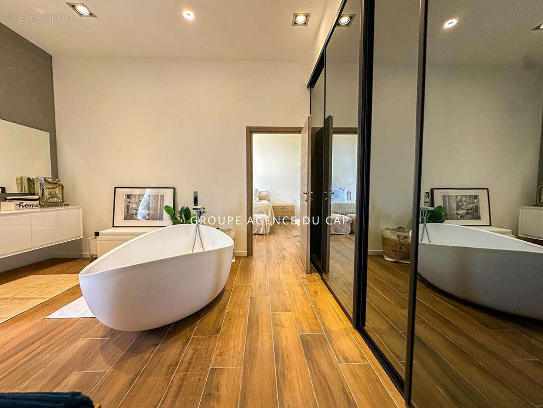 Appartement à LES ISSAMBRES