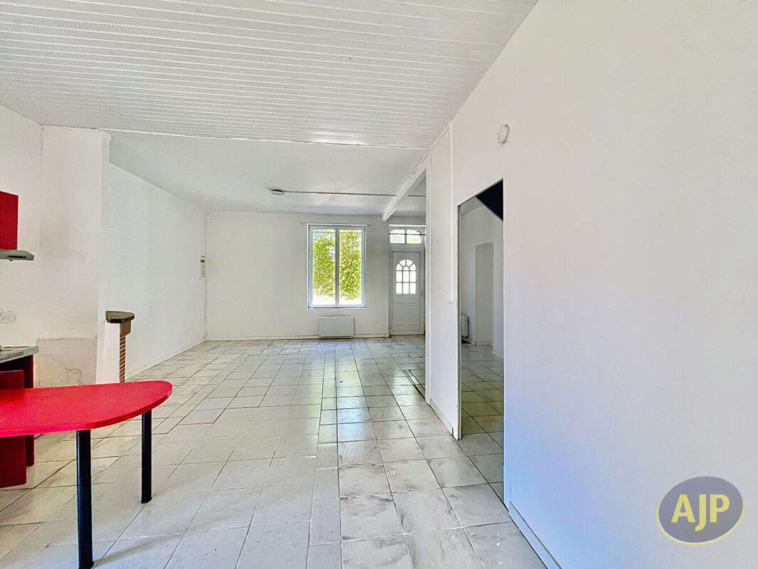 Maison à LIGNE