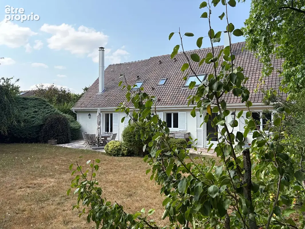 HAUT BUC Maison familiale 5 chambres et grand jardin - photo 6