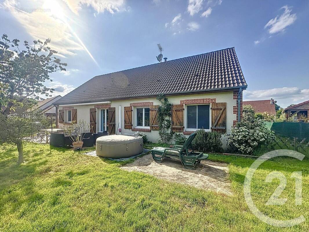 Maison à YVOY-LE-MARRON