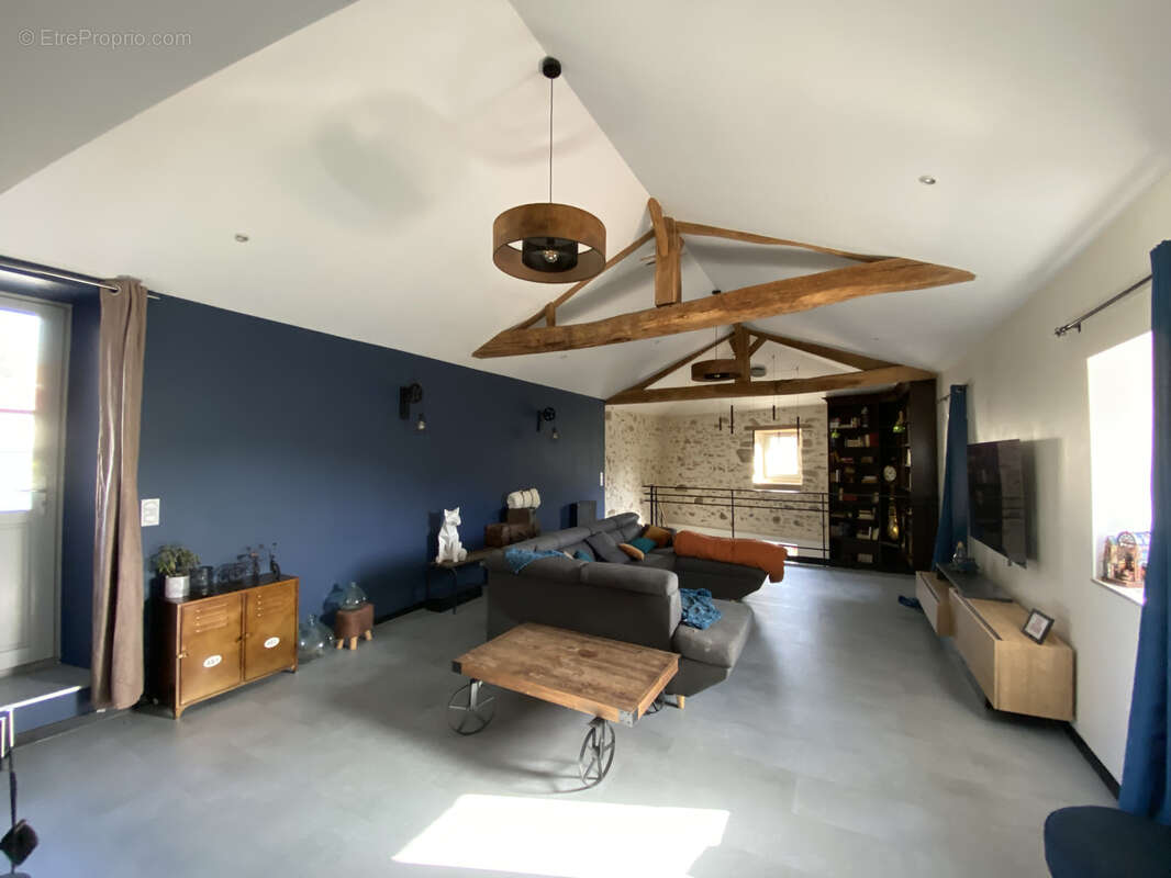 Immense maison à vendre à Montfaucon-Montigné - photo 24