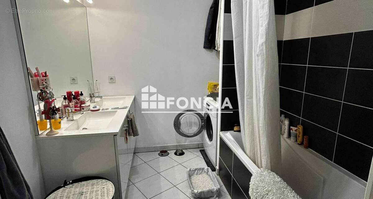 Appartement à MARSEILLE-1E