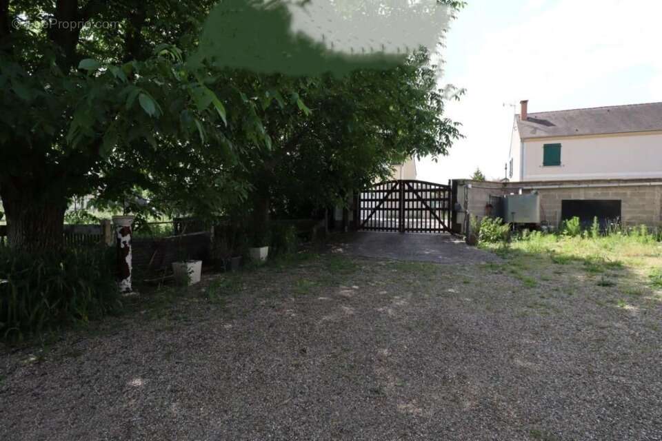 Terrain 964 m² à Magny-En-Vexin  - photo 2