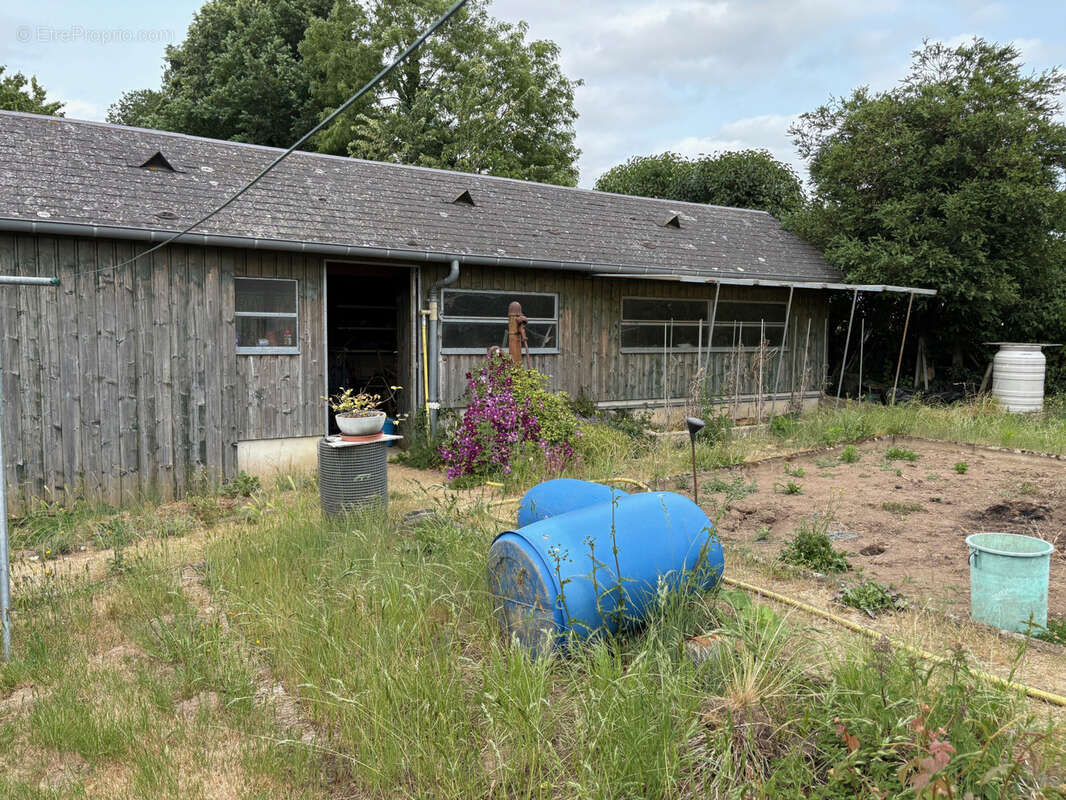 Maison à AMBRIERES-LES-VALLEES