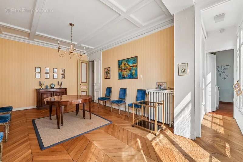 Appartement à PARIS-7E