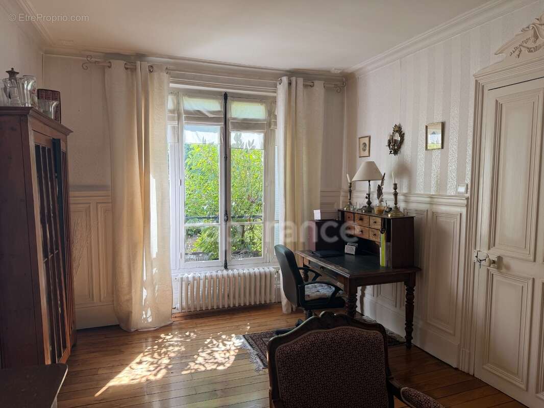 Maison à vendre 7 pièces AUXERRE (89)   Propriété de caractère de 165 m2   4 chambres   Garage   Caves    Terrain - photo 17