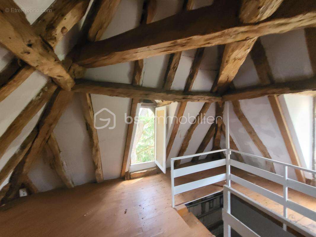 Chateau 32 pieces+dependances - propriete 9 hectares- jardin - photo 15