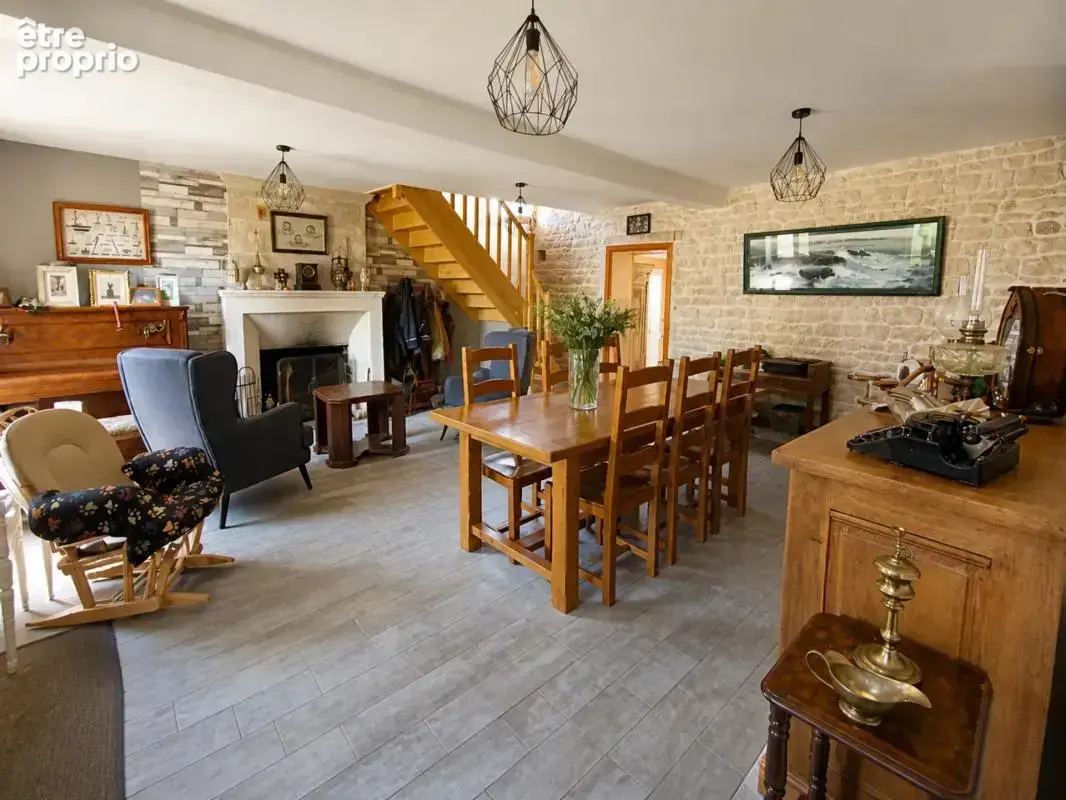 Maison de 7 pièces de 201 m² à Prin-Deyrançon - photo 3