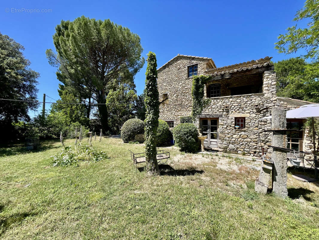 Nyons - mas historique « la grange » 225 m2 terrain 5 830 m2 - photo 4