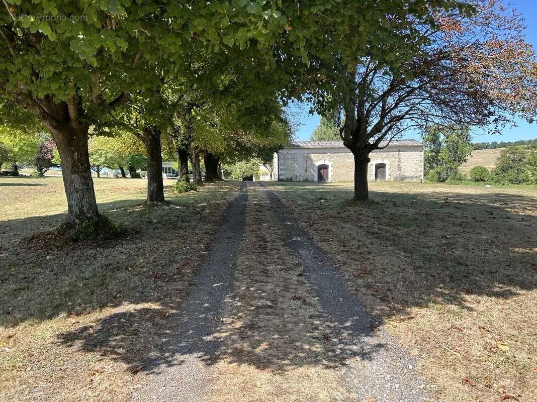 Maison à BLANZAC-PORCHERESSE