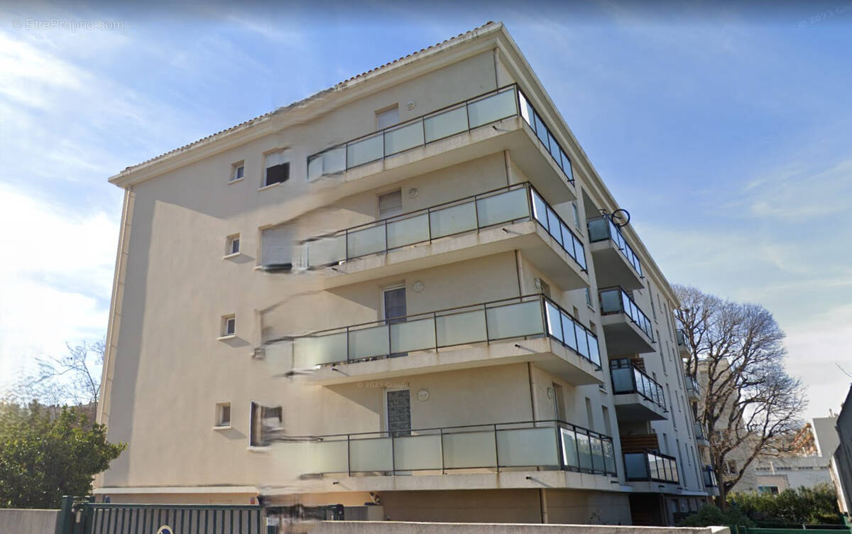 Appartement à MARSEILLE-9E