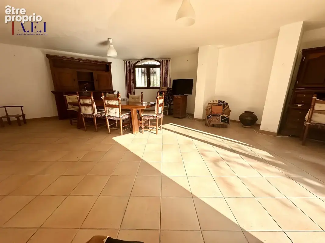 Six Fours les plages - Bas de villa avec jardin et stationnement - photo 3