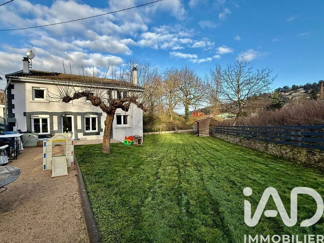 Photo 2 - Maison à SAINT-GENEST-LERPT